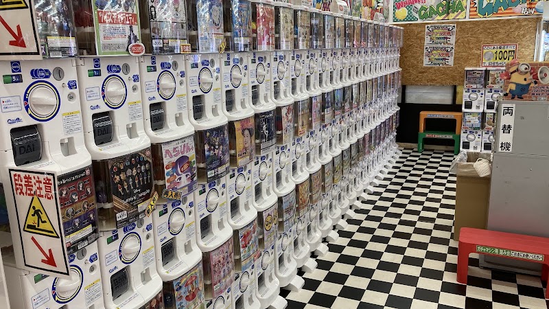 万代書店 山梨本店 - 写真 8